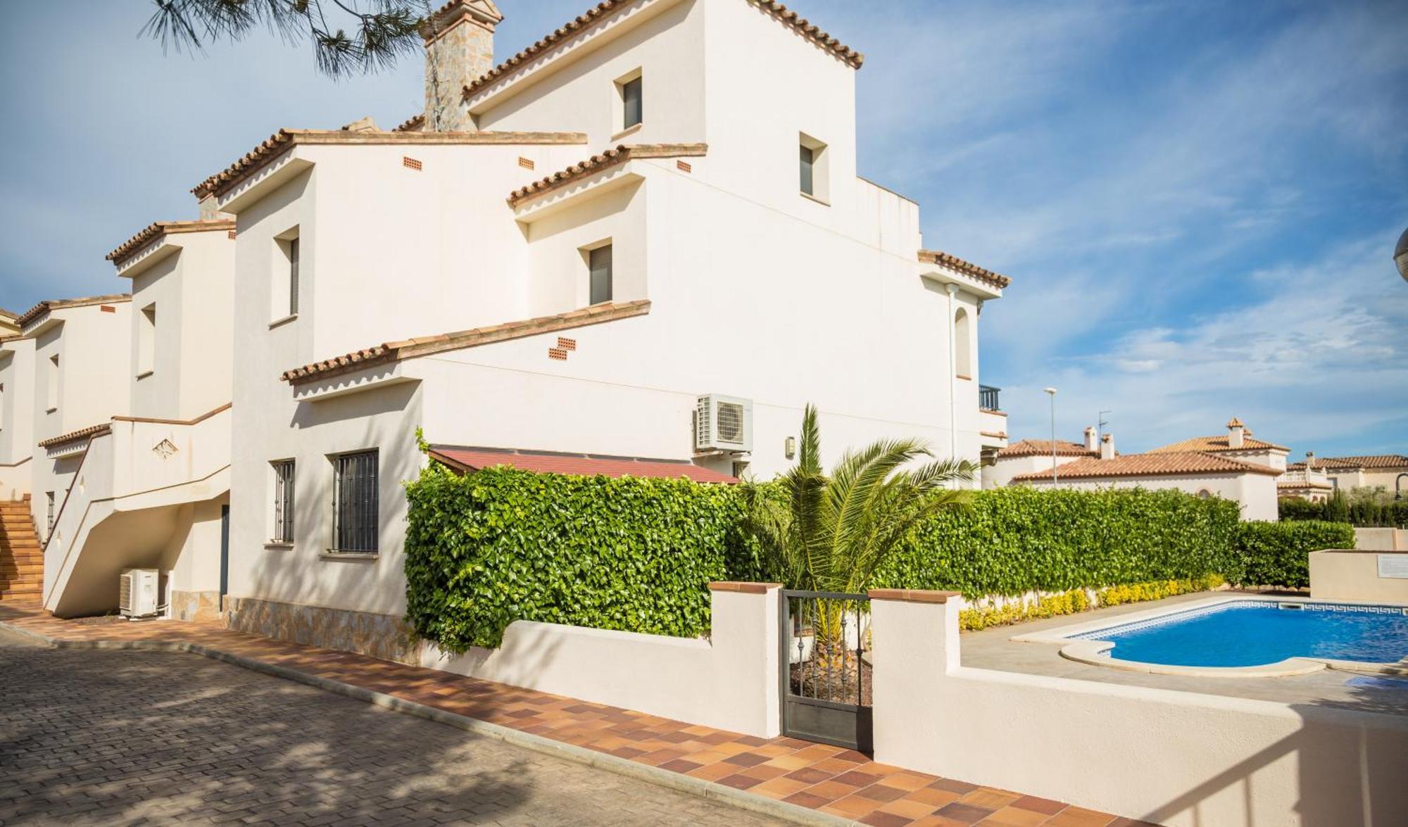 Llevant 3 L'Ampolla Exterior foto